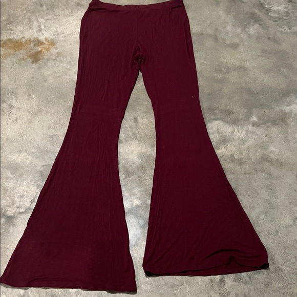 Fashion Nova Women's Burgundy Flared Lounge Pants & Crop Top Set - Picture 3 of 5